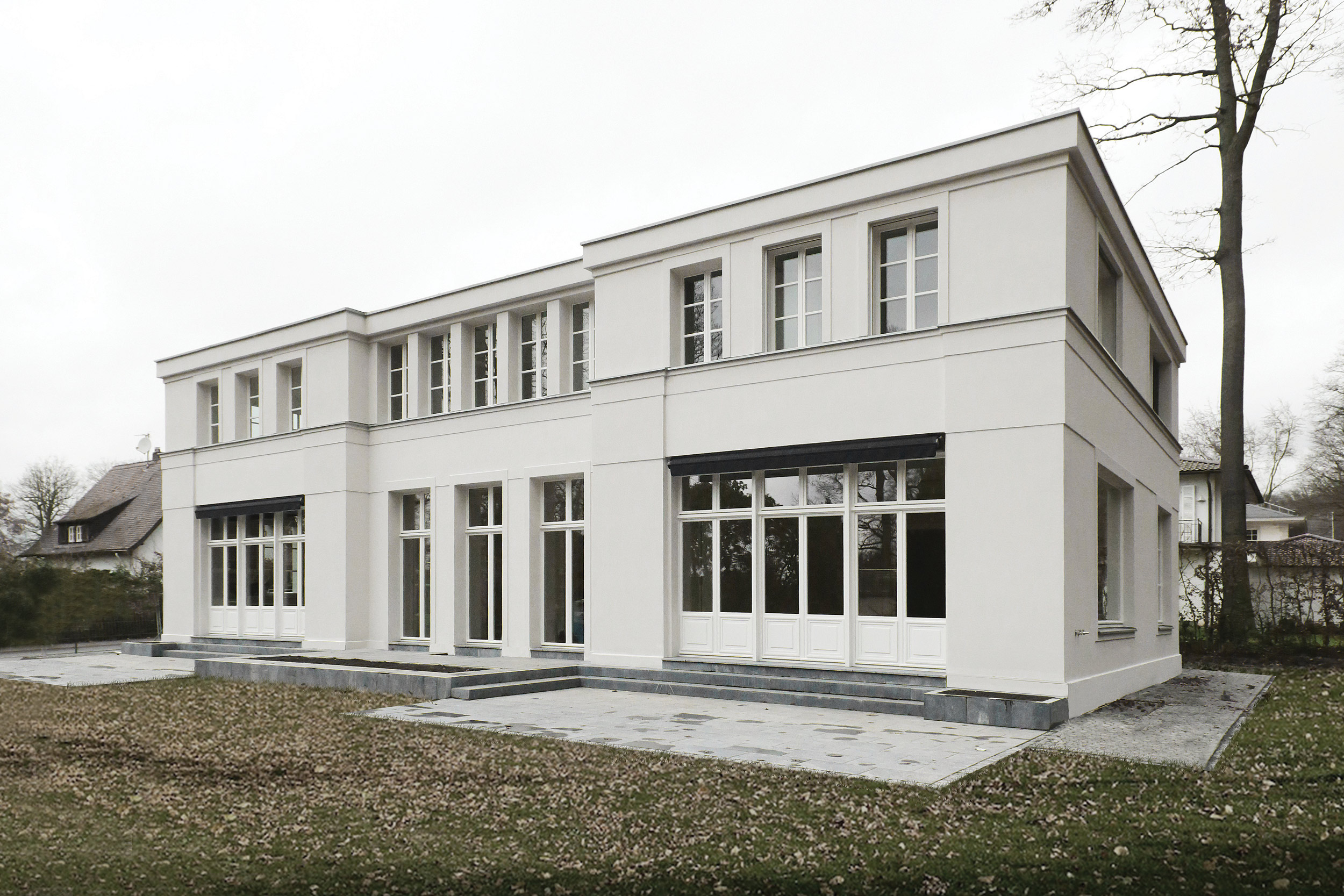 Neubau einer klassizistischen Villa - Mut zur Symmetrie